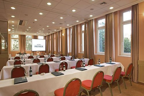 La salle de conférence de L'hôtel Patria 3 étoiles - Pécs, la capitale culturelle d'Europe