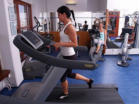 Sala de fitness in hotelul Danubius Health Spa Resort in Ungaria