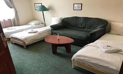 Дешевая трехместная спальня в Буде в пансионе Korona