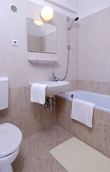 Ванная комната в отеле Charles Apartment Hotel в Будапеште