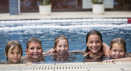 Piscina in hotelul Annabella la lacul Balaton