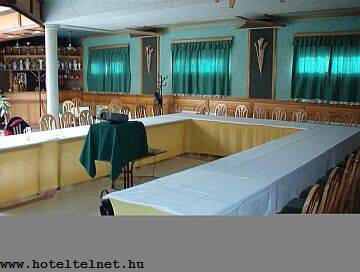 Huiselijk restaurant in het Gida Hof Pension in Biatorbagy - ook geschikt voor familie- en verjaardagsfeesten