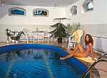 Hotel St. Hubertus замковый отель в Шобор, в 40 км от г. Дьёр - плавательный бассейн отеля