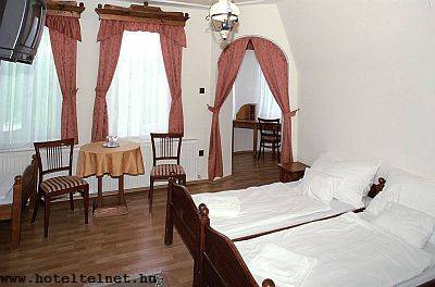 Pokoje w węgierskim pałacu w Soborze - Hotel Pałac Szent Hubertusz