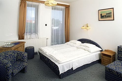 Tweepersoonskamer in het 3-sterren Hotel Revesz in Gyor - goedkope accommodatie in Hongarije