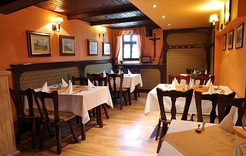 Le restaurant de L'hôtel Révész en Hongrie á Gyor - Hôtels hongroisá 3 étoiles 