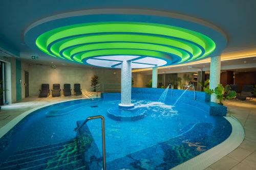 Термальный бассейн отеля Wellness Hotel SunGarden - Siofok - Balaton - Hungary