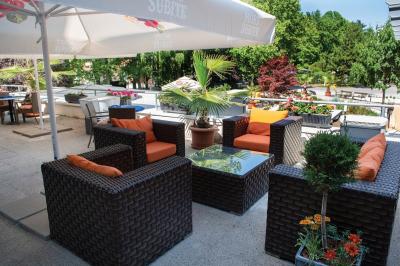 Hotel SunGarden Siofok, receptia in Hotelul SunGarden la Balaton, Ungaria