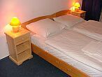 Beschikbare tweepersoonskamer in het 3-sterren Hotel Korona - goedkope accommodatie in Siofok, Hongarije