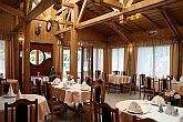 Driesterren Hotel Korona in Siofok - gezellige terras - vakantie bij het Balatonmeer tegen zeer voordelige prijzen voor het hele gezin
