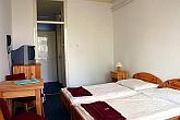 Vrije tweepersoonskamer in het goedkope 3-sterren Hotel Korona vlakbij het centrum van Siofok in Hongarije