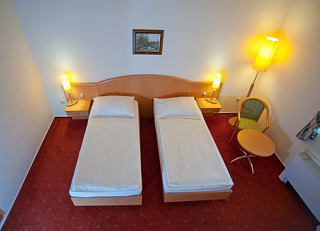 Hotell Gastland M0 Szigetszentmiklos - уютный двухместный номер по низким ценам