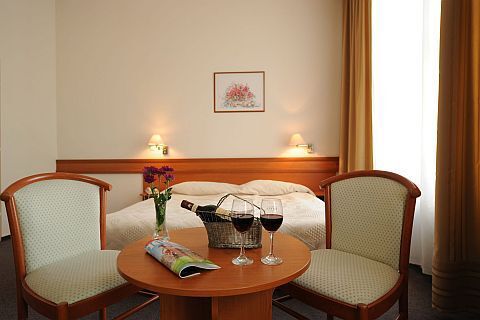 Tani i romantyczny hotel w Budapeszcie - Hotel Platanus