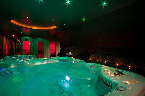 Mercure Hotel Magyar Kiraly Szekesfehervar - hotel de cuatro estrellas - el jacuzzi del hotel recién renovado en Szekesfehervar