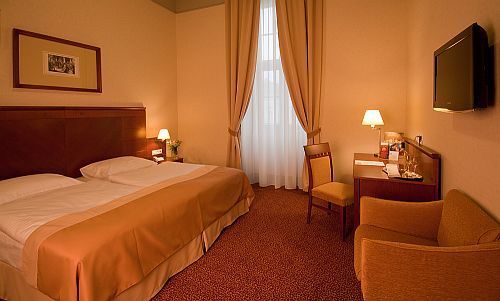 Tanie noclegi w Szekesfehervarze - Mercure Hotel Magyar Kiraly