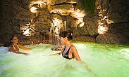 Kąpielisko w jaskiniach w Hotelu Premium Panorama w Siofoku