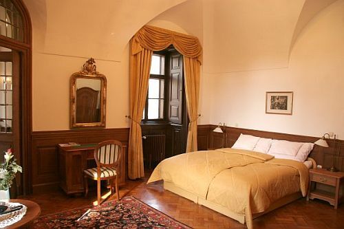 Castle Hotel Hedervary - уютный двухместный номер в отеле недалеко от г. Дьёр - Hungary