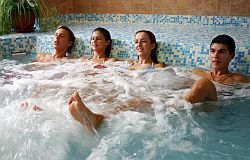 Wellness Hotel Aranyhomok - jacuzzi - lastminute vakantie in Kecskemet