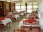 La salle à manger - Hôtel Piramis Gardony trois étoiles en Hongrie - demi-pension ou pension