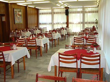 Restauracja Hotelu Piramis Gardony