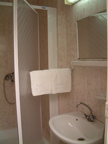 Hotel Boglar - shower - hotel in Balatonboglar - Balaton