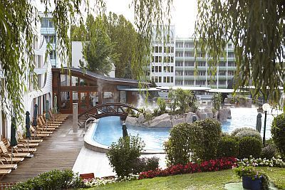 Hotel minunat de receere la lacul termal din Heviz-Hotel Naturmed Carbona