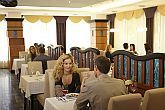 Romantisk restaurang i NaturMed Hotell Carbona - Hotell i Heviz vid termalsjön