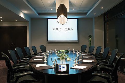 Pokój konferencyjny Hotelu Sofitel Chain Bridge w Budapeszcie