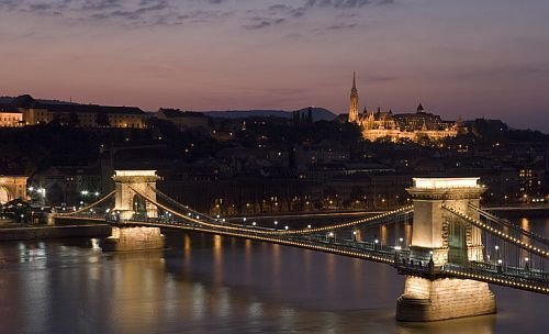 Prachtig panoramauitzicht over de Donau, Boeda en de Kettingbrug vanuit het 5-sterren luxe Sofitel Chain Bridge