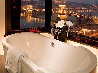 Luksusowe pokoje z łazieńką w Hotelu Sofitel Chain Bridge w Budapeszcie