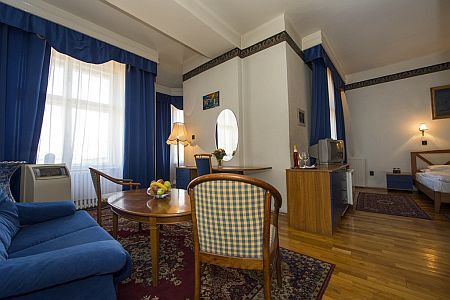 Grand Hotel Aranybika tegen gunstig aanbiedingen en met inclusive halfpension in Debrecen
