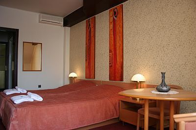 Angenehmes Zweibettzimmer im Park Hotel Minaret in Eger - billiges hotel in Eger