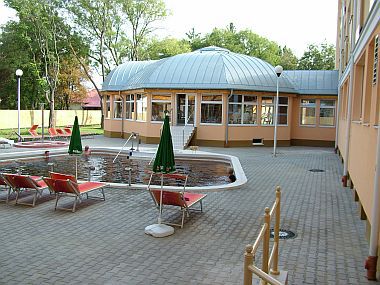 Basen na wolnym powietrzu w Hajduszoboszlo - Hotel Termalny Hungarospa