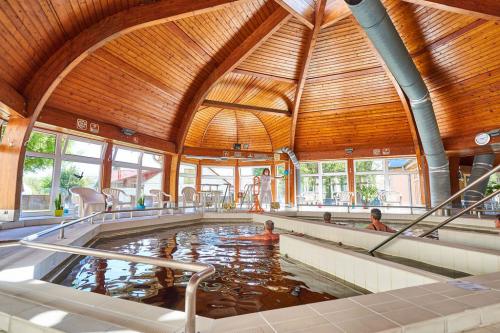 Piscină în hotel de spa Hungarospa Termal Hotel