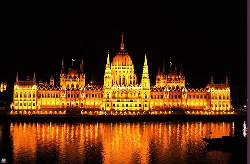 Novotel Budapest - 客室からはドナウ川のパノラマビュ－と国会議事堂がご覧頂け、夜景も美しいです