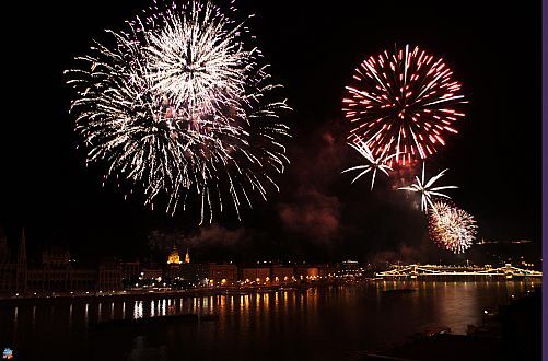 Firework in Budapest - Panoramic view of the Budapest Fireworks Show from the Hotel Novotel Budapest Danube