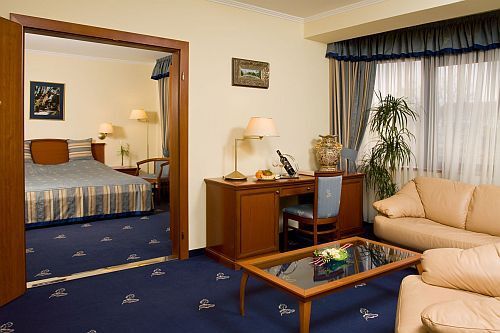 Betaalbare hotels in Gyor - 3-4-sterren Hotel kalvaria - comfortabel ingerichte kamers met huiselijke sfeer