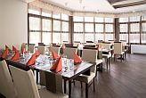 Ресторан с широким ассортиментом блюд в отеле Hotel Rubin  Budapest
