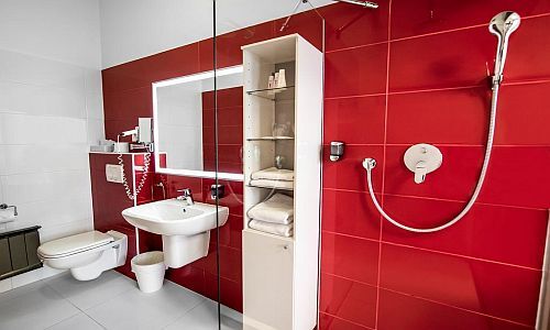 Bathroom in Wellness Hotel Rubin - accommodation in Budapest