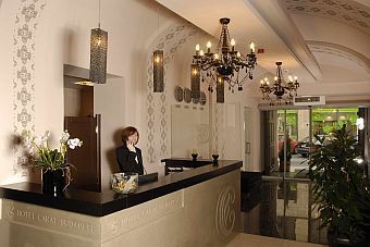Carat hotel Budapest、ハンガリ―の人気があるKiraly　道のホテル
