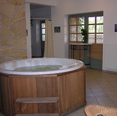 Jacuzzi ins Hotel Millennium in Tokaj - Wellness Urlaub in Tokaj