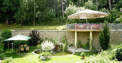 Hôtels á 4 étoiles en Hongrie - Hôtel Villa Medici á Veszprém - le jardin et la terrasse