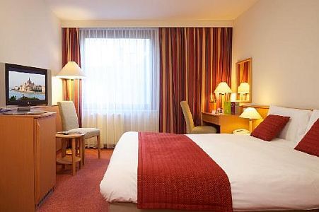 Hotel Mercure Budapest City Center - alojamiento descuento en Budapest, cerca de plaza Vorosmarty