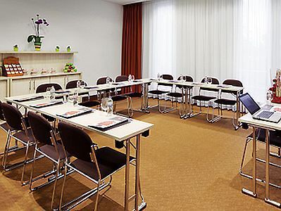 Ibis Györ - sala konferencyjna oświetlona naturalnie w promocyjnej cenie