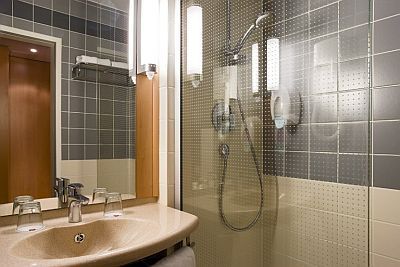 Ibis Heroes Square 3* Hotel bathroom in Budapest