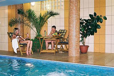 Hotel Wellness M - Hajduszoboszlo - Piscina