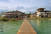 Pier i Balatonfured vid ingången till Hotel Golden Resort****