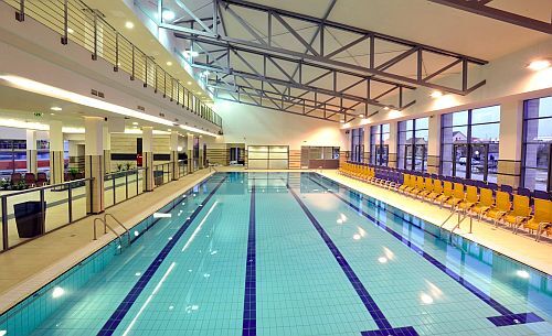 La piscine de l'Hôtel Park Inn Sarvar les bains d'expérience