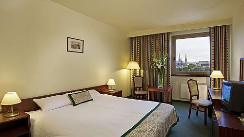 Łóżko francuskie w centrum Budapesztu - Hotel Hungaria City Center Budapest 