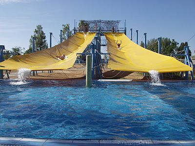 piscina de baño medicinal en Cserkeszolo, Hungría